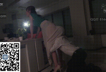 公司里的女前辈故意用屁股勾引师弟，裙底都湿透了②-解解图解