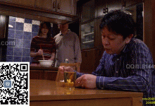 没有工作的弟弟寄宿在哥哥家，对寂寞嫂子垂涎欲滴玩偷情②-解解图解