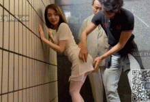 良家妇女想体验下和男优拍片的感觉，穿着性感在楼道里玩起来-解解图解