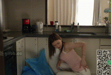 妻子腰扭到了，丈夫好心找了个按摩师，没想到最后帽子绿油油-解解图解