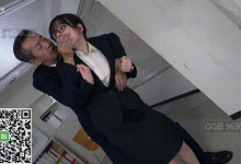 新入职的办公室女员工，穿着肉丝身材诱人，竟然被男上司私下迷药猥亵-解解图解