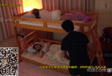 经典补档：GIF剧情图解2出处 男的深夜偷偷潜入2位表姐的房间-解解图解