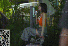 GIF剧情图解3出处，只是因为在车站等车的时候 多看了你一眼-解解图解