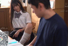 GIF剧情图解2出处，上高中的表妹 水手服太短了 都看到内裤了-解解图解