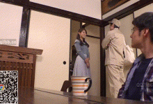 GIF剧情图解3出处，丈夫的好哥们来家做客，没想到和人妻搞在了一起-解解图解